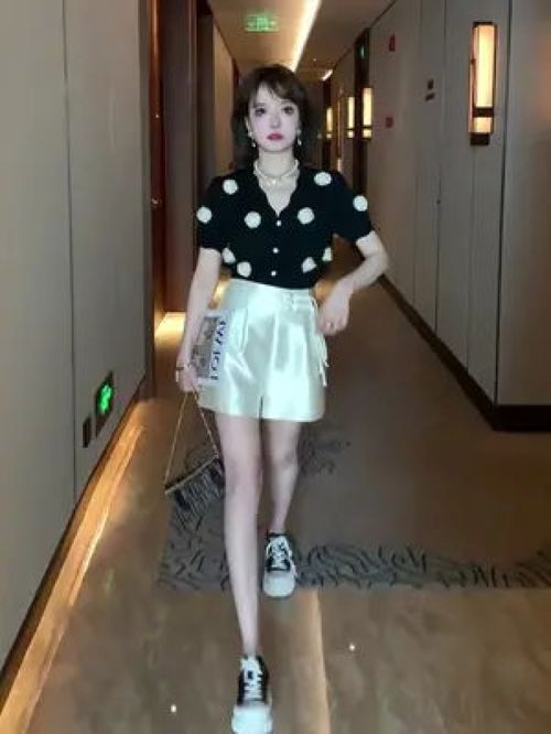 輕薄透氣，洋氣減齡 今夏女裝新風尚