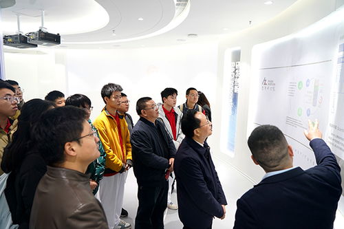 課堂搬進企業 重理工師生身臨“企”境，探索新材料技術研發新篇章